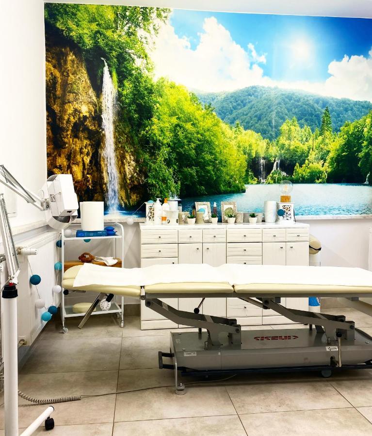 Amelia Zdroj Medical & Spa Iwonicz-Zdrój Exteriör bild