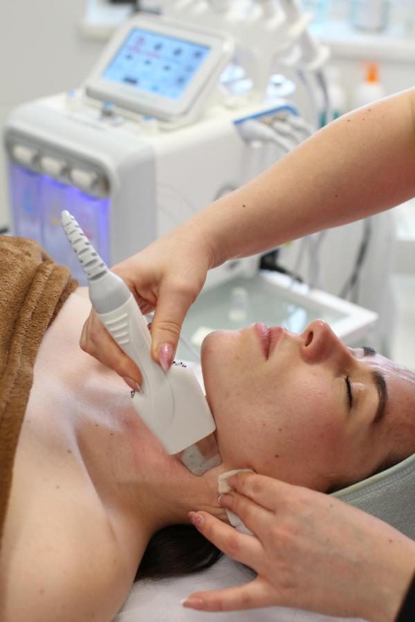 Amelia Zdroj Medical & Spa Iwonicz-Zdrój Exteriör bild