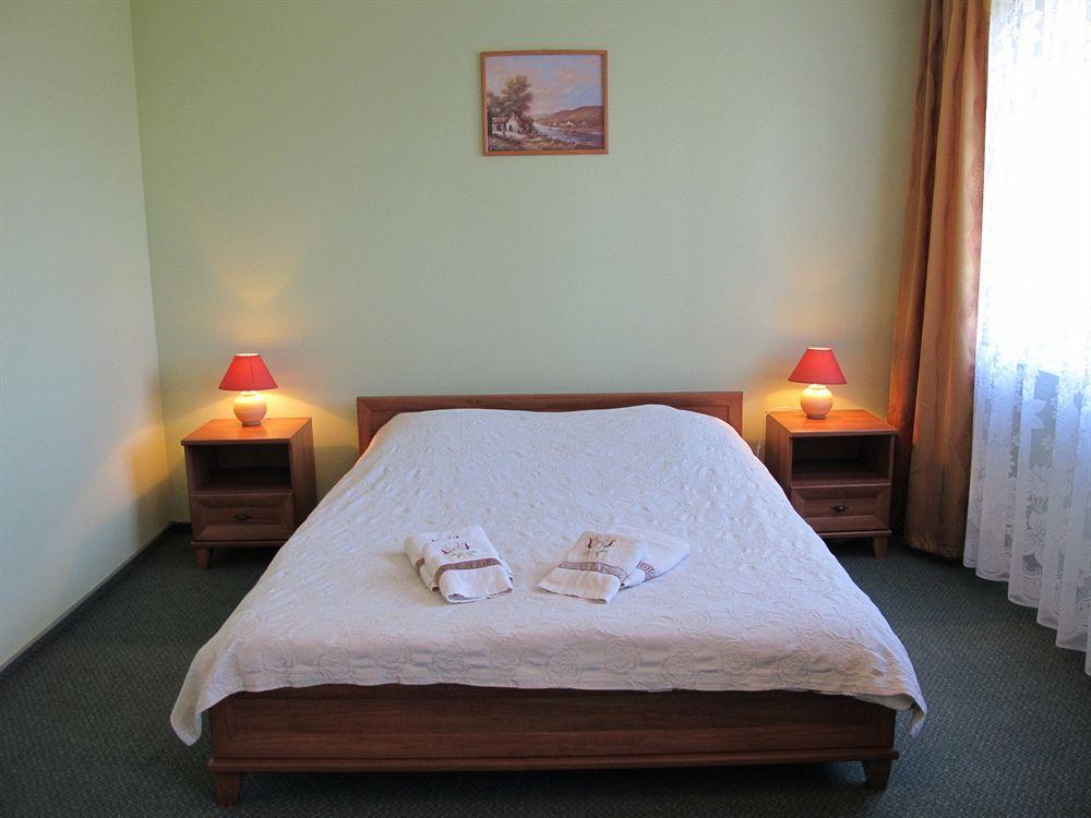 Amelia Zdroj Medical & Spa Iwonicz-Zdrój Exteriör bild