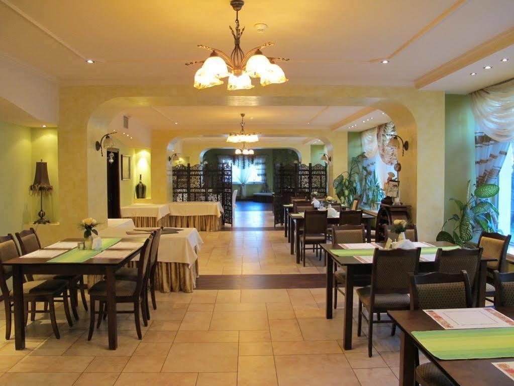Amelia Zdroj Medical & Spa Iwonicz-Zdrój Exteriör bild