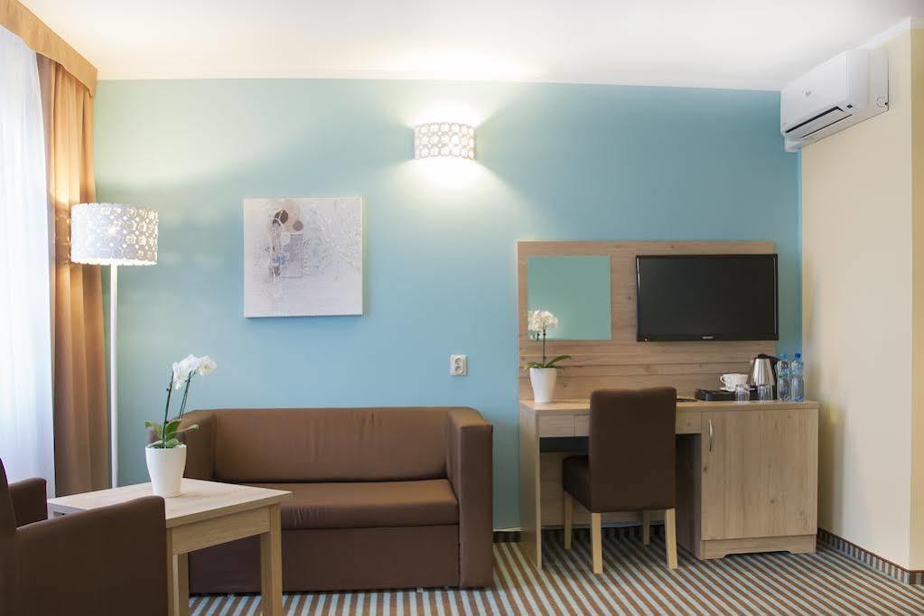 Amelia Zdroj Medical & Spa Iwonicz-Zdrój Exteriör bild